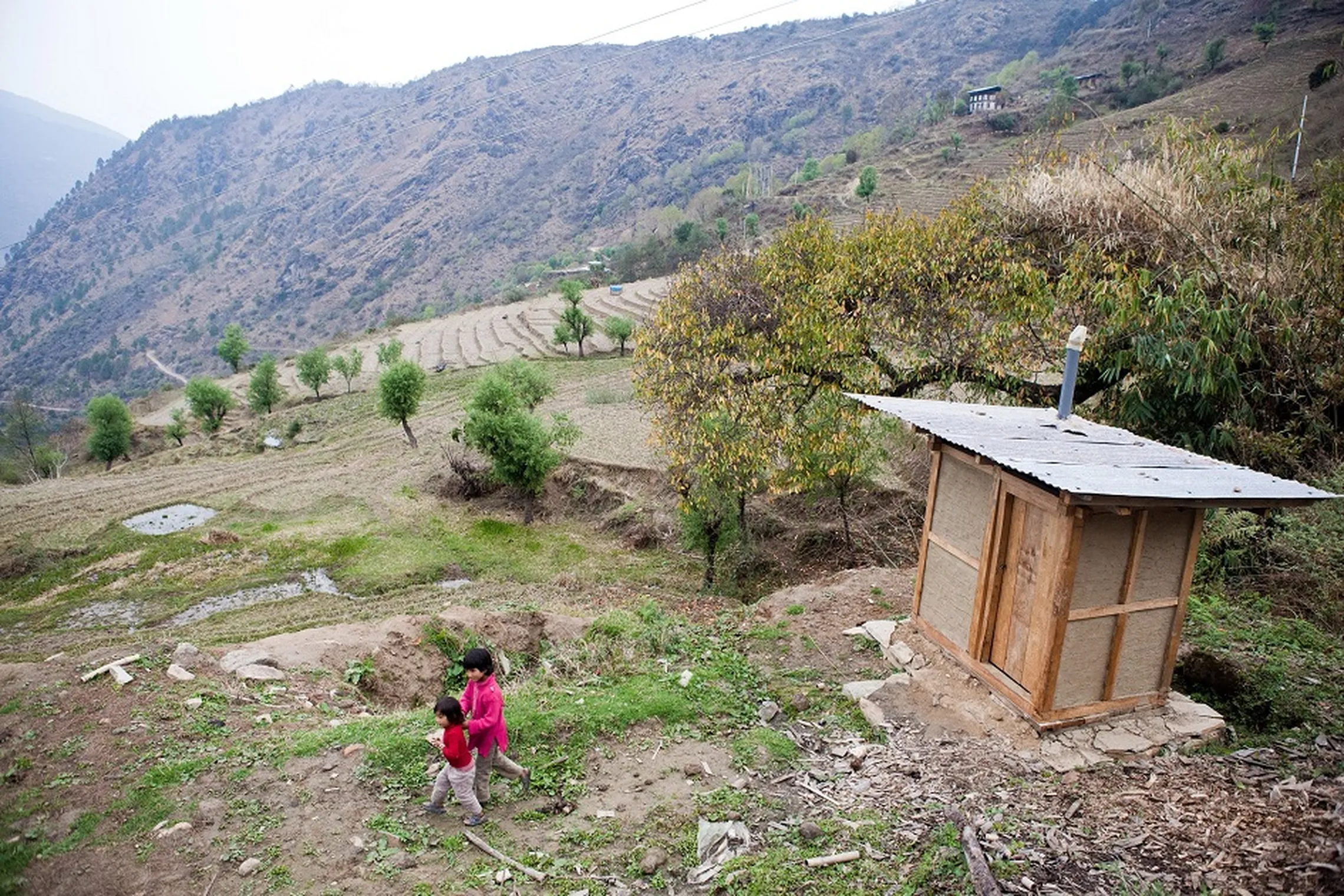 Toilet construction in neighbouring Lhuentse (SNV/Aidan Dockery)